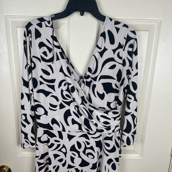 Karin Stevens Patterned Faux Wrap Dress Size 12 - Picture 3 of 8
